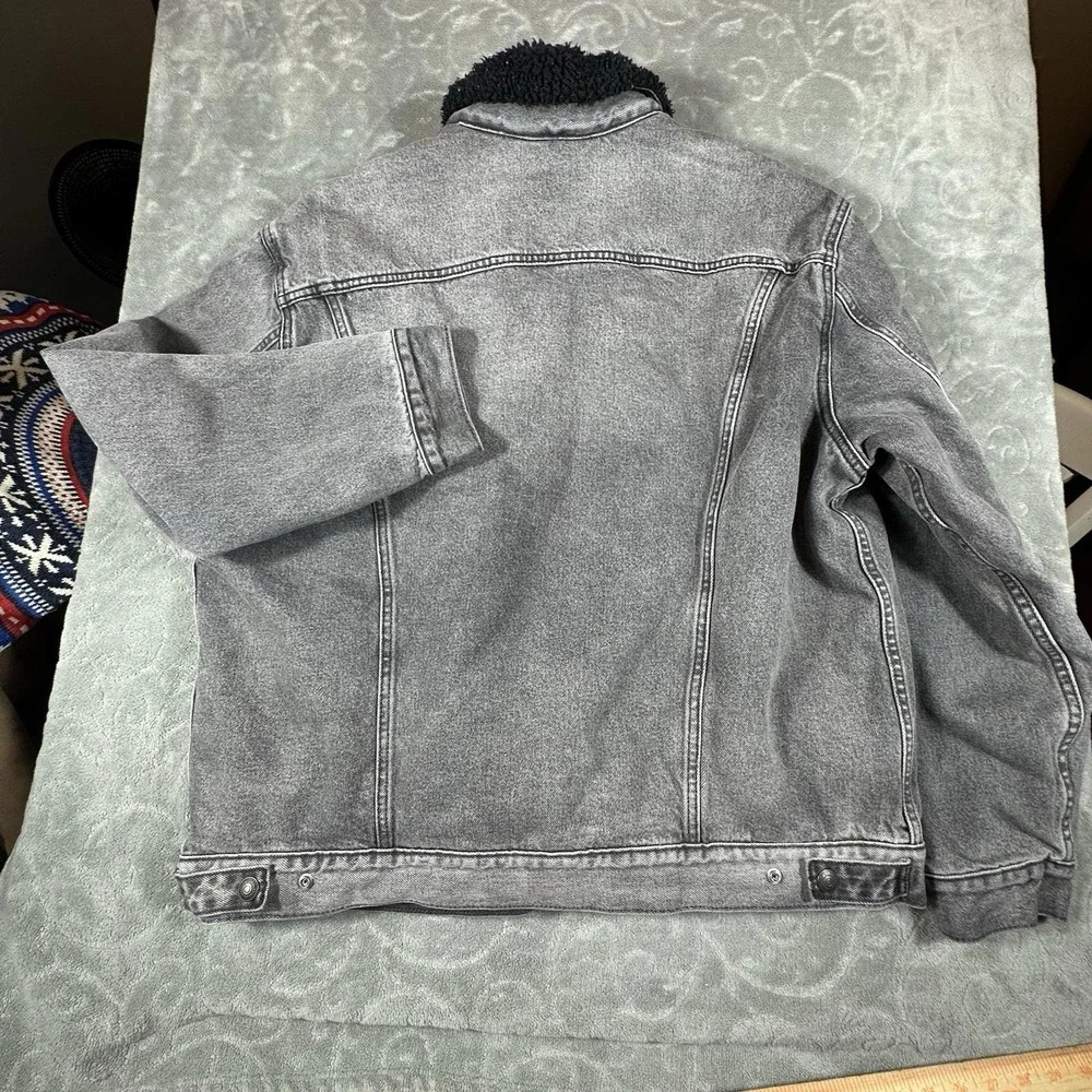 Levis levi men